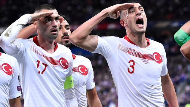 Merih Demiral: İtalyanlara Burak Yılmaz'ın gollerini gösteriyorum