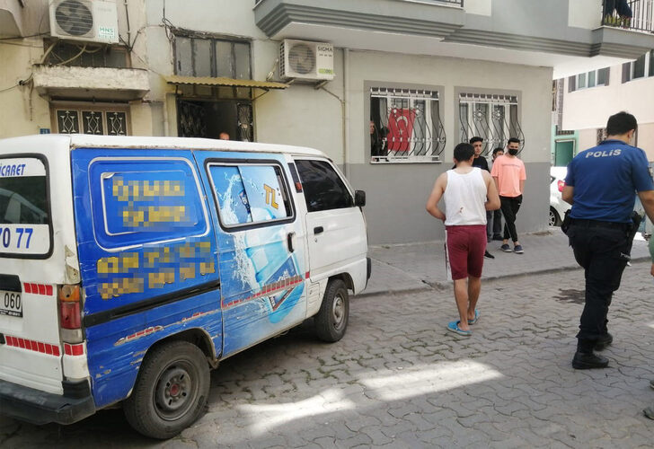 Gürültü yaptı diye su dağıtıcısını bıçakladı