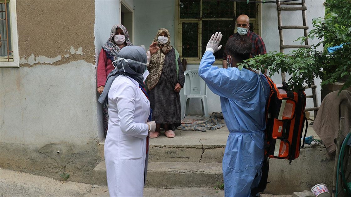 Mültecilerdeki vaka ve ölüm sayıları günlük tablonun içinde mi?
