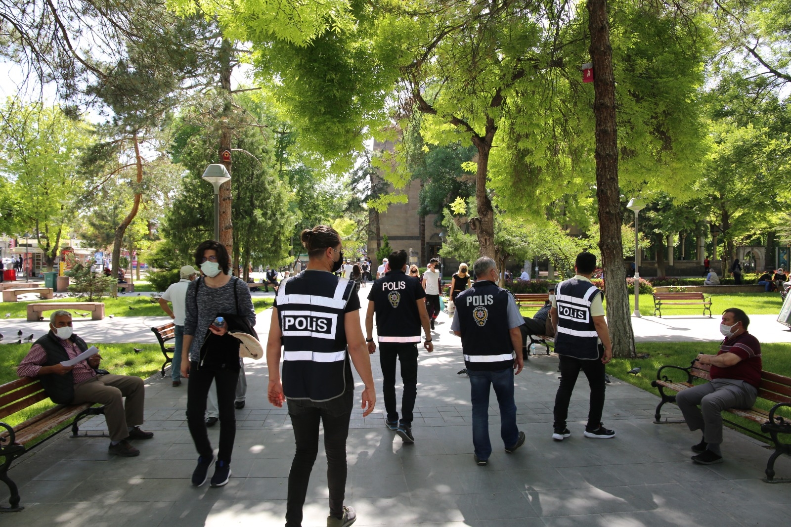 Türkiye genelinde “Huzurlu Sokaklar ve Terör Suçları Uygulaması” yapıldı