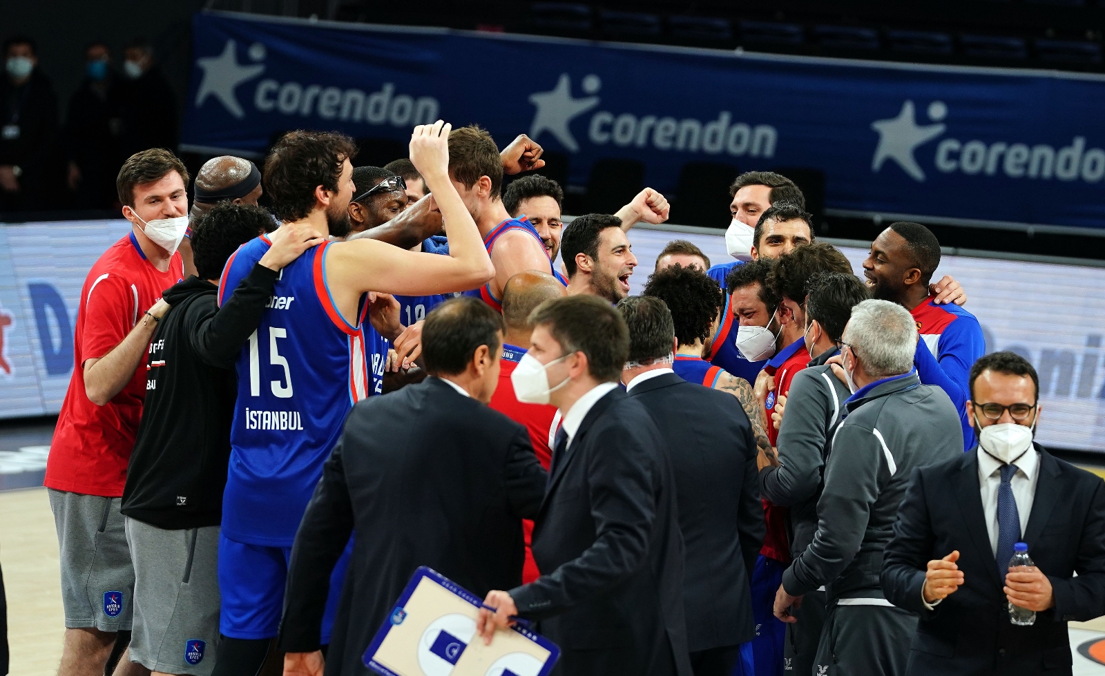 Anadolu Efes final için CSKA Moskova ile karşılaşacak