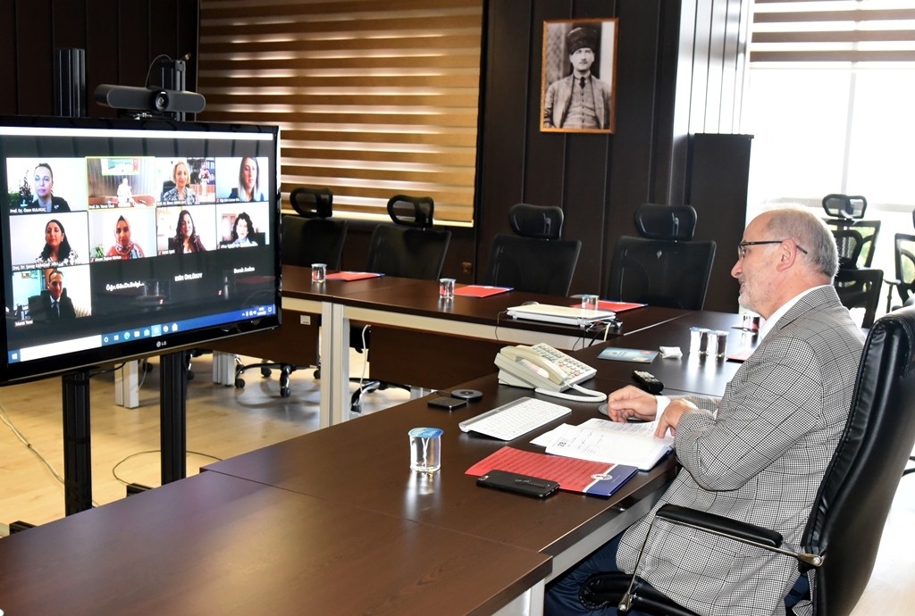 Pandemide 2 bin 710 hemşire hayatını kaybetti