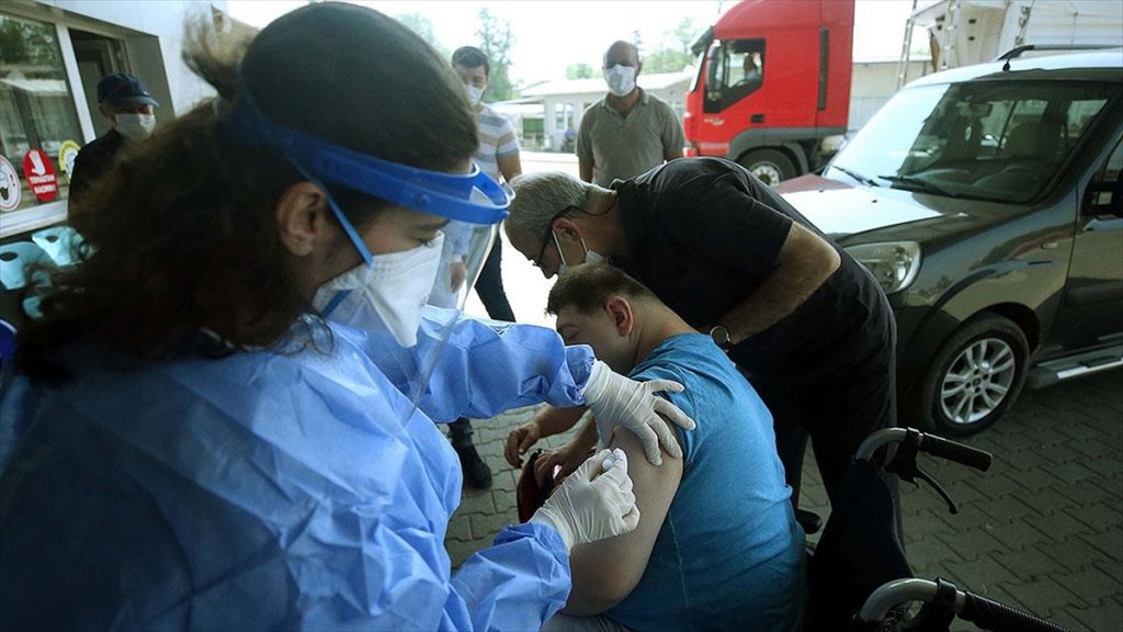 Kovid-19'la Mücadele Kapsamında Uygulanan Aşı Miktarı 28 Milyon 673 Bin 272 Doz Oldu