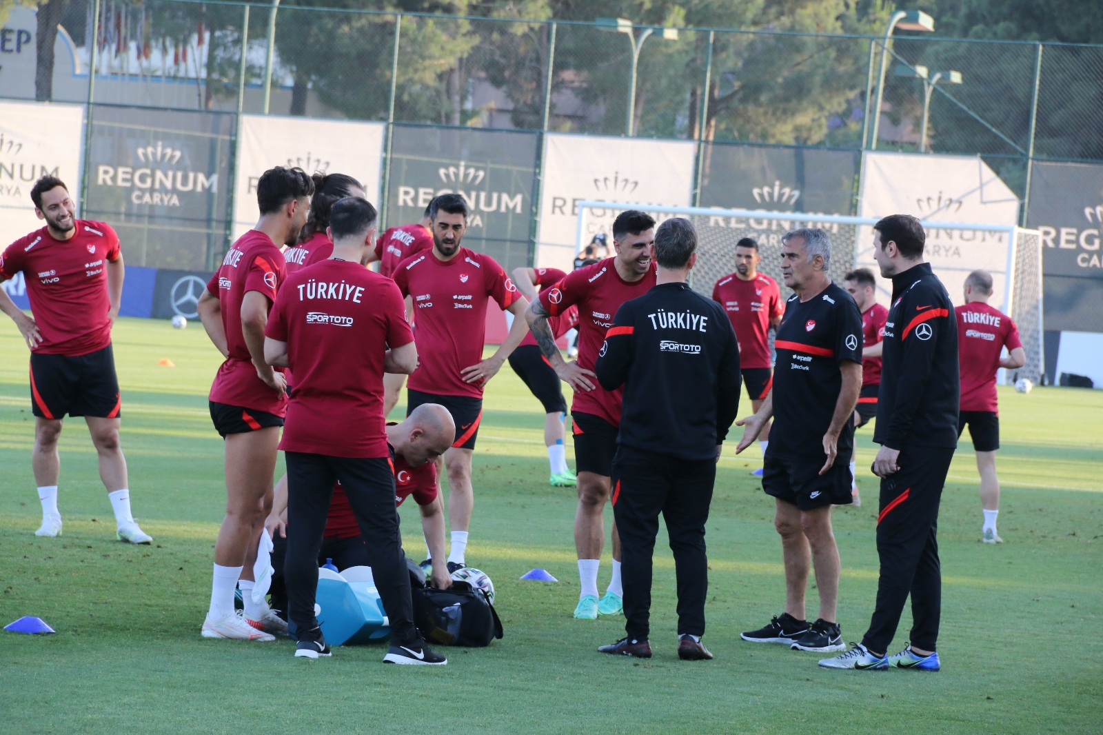 A Milli Futbol Takımı hazırlıkları sürdürdü