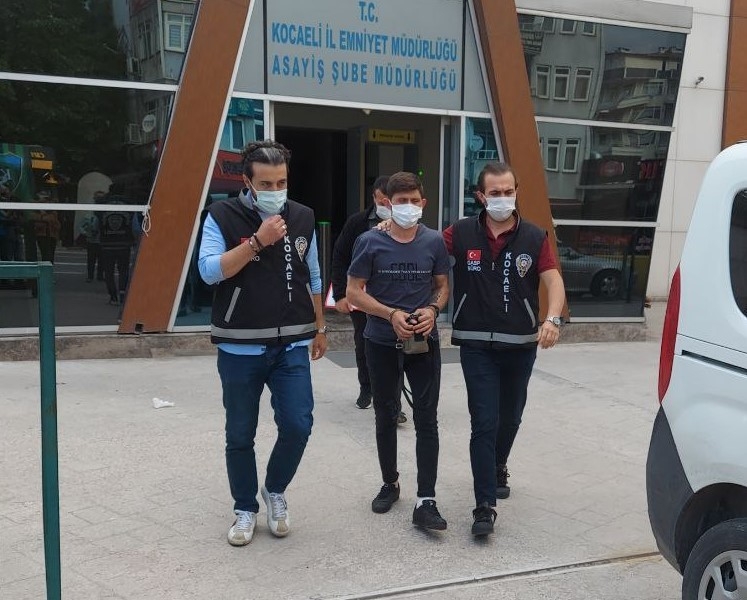 Kocaeli’de 4’ü çocuk 7 kişiyi rehin alan şahıs tutuklandı