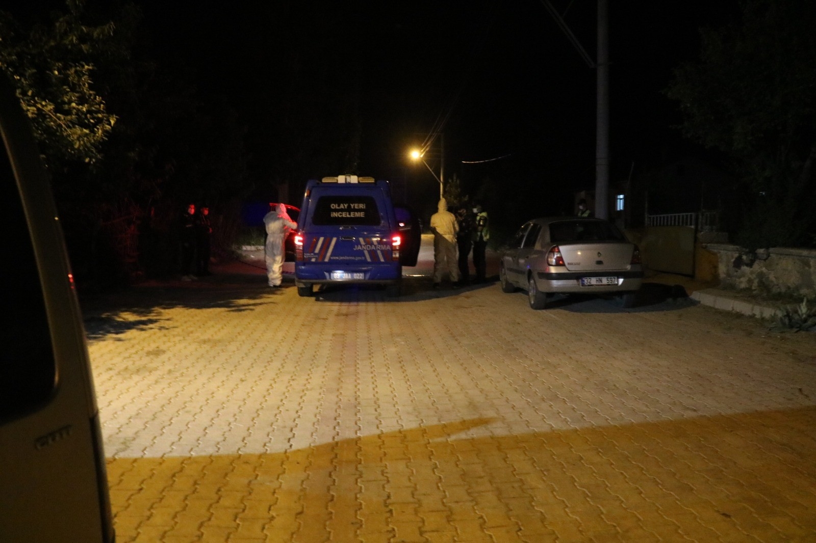 Arazi anlaşmazlığından çıkan silahlı kavgada 6 kişi yaralandı