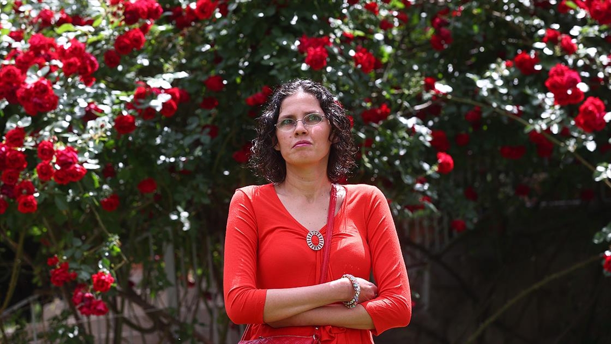 Görme Engelli Rehber Öğretmen, Yazdığı Kitaplarla Ailelere Işık Oluyor