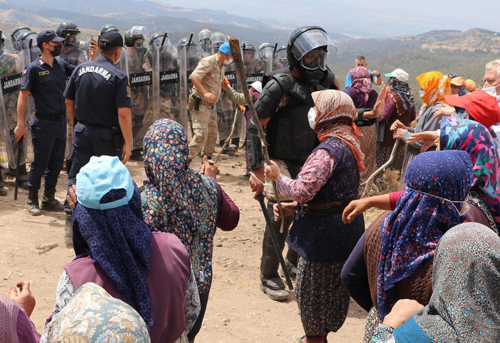 Denizli'de taş ocağı gerginliği: Valiliğe girmeye çalıştılar