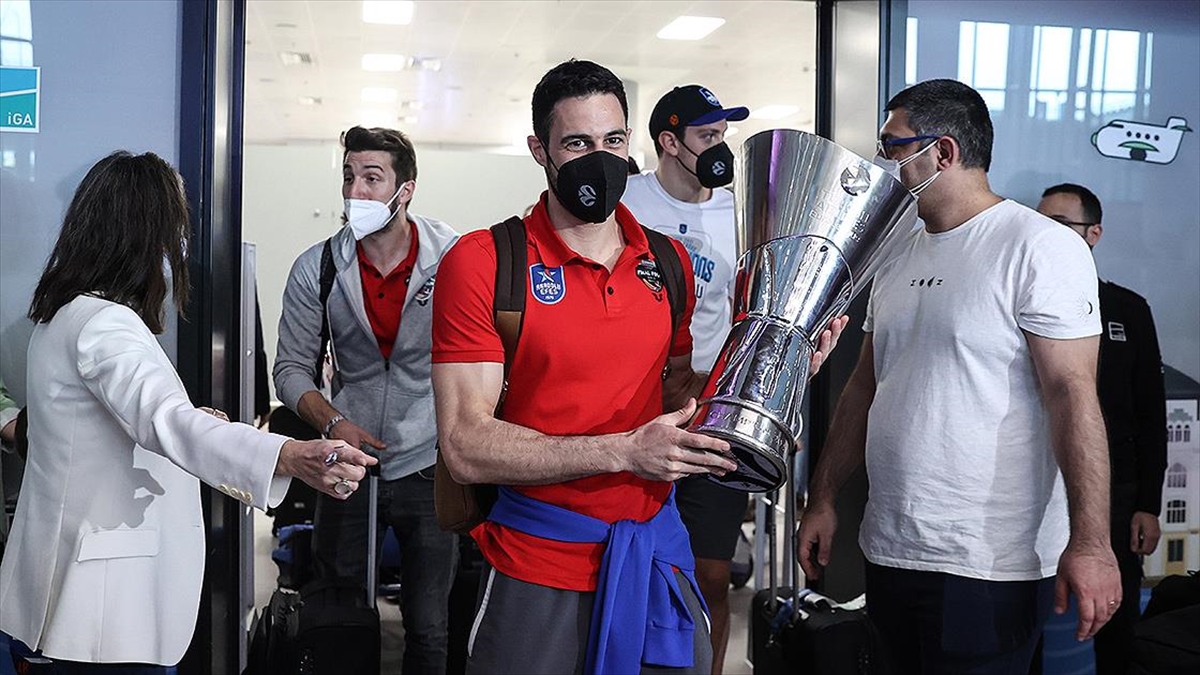 Thy Avrupa Ligi Şampiyonu Anadolu Efes İstanbul'a Geldi
