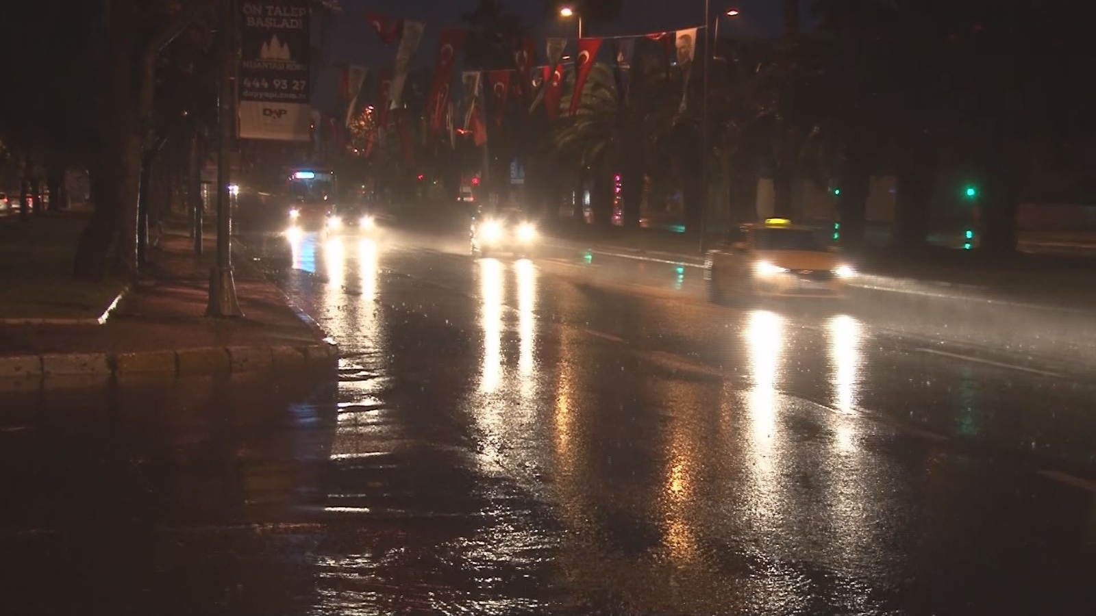 Sarı Alarm verilen İstanbul’da yağmur gece boyunca etkili oldu