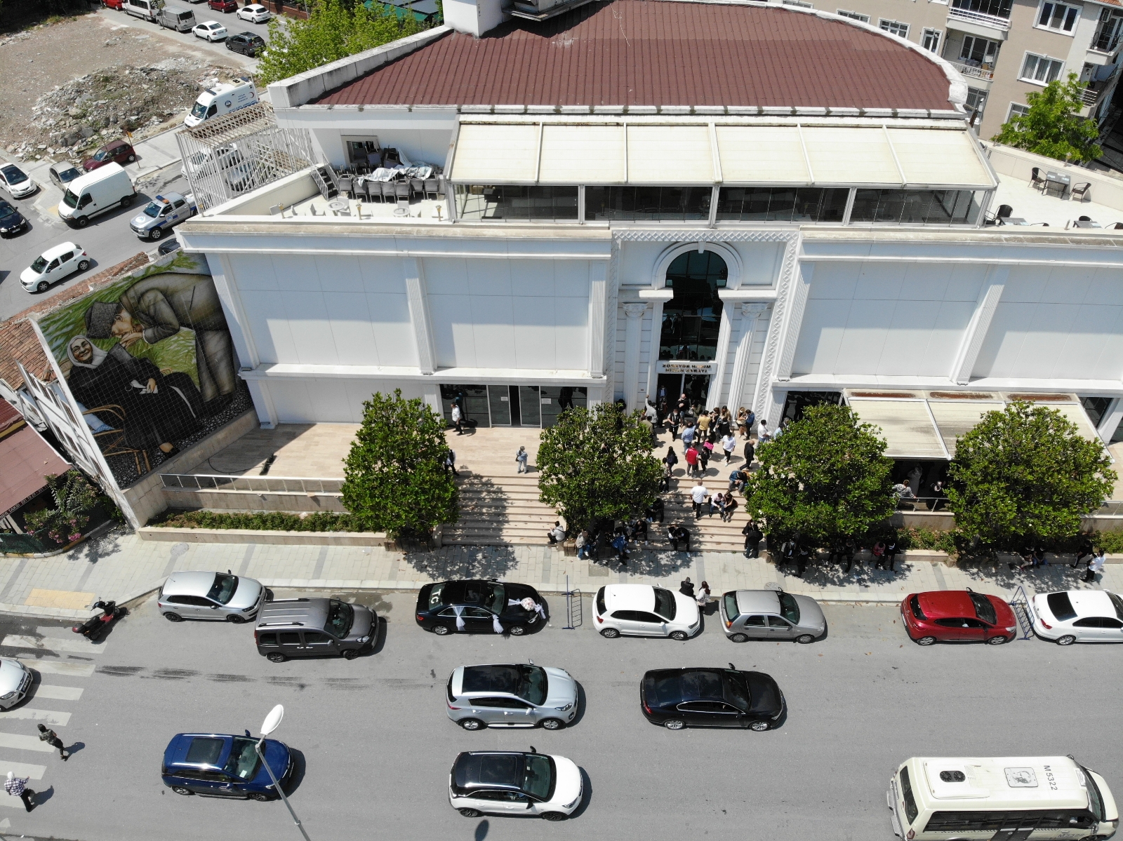 Evlendirme dairesinin önünde ’nikah tarihi’ kuyruğu