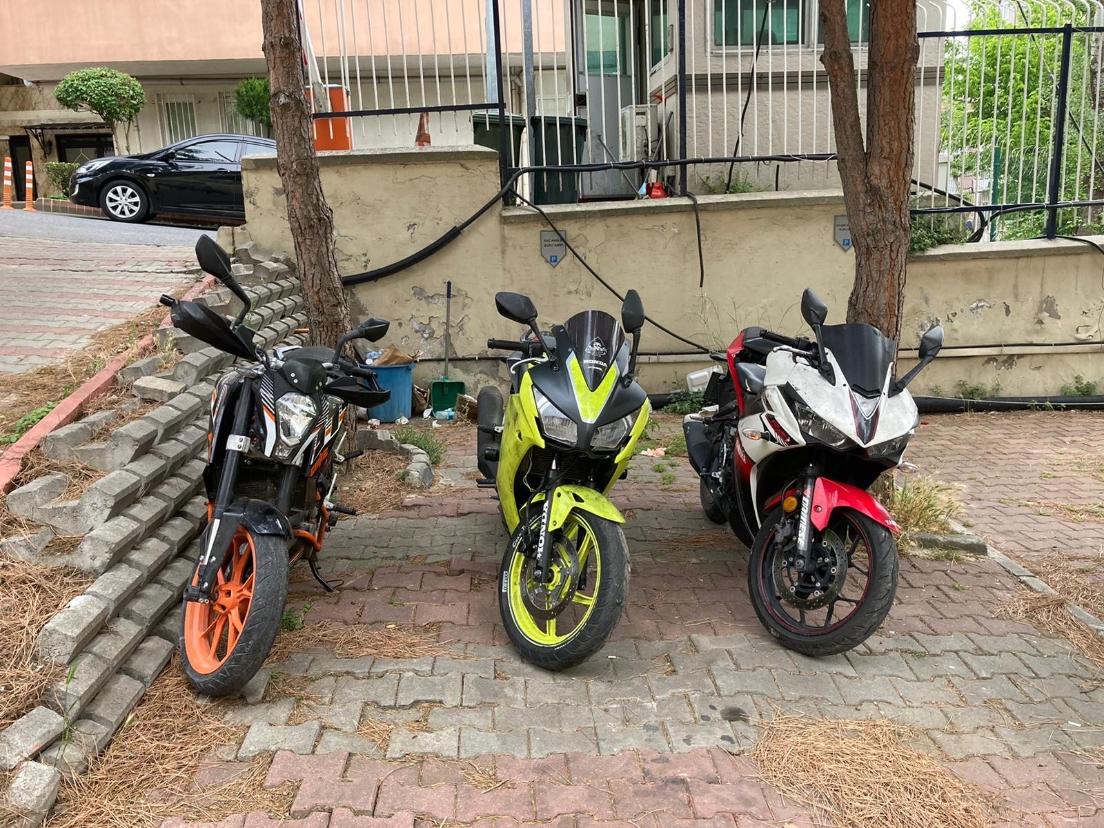 Çaldıkları motosikletleri şehir dışına götüren çete çökertildi