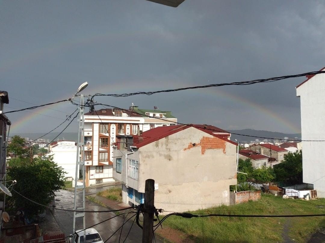 İstanbul’da gökkuşağı sürprizi