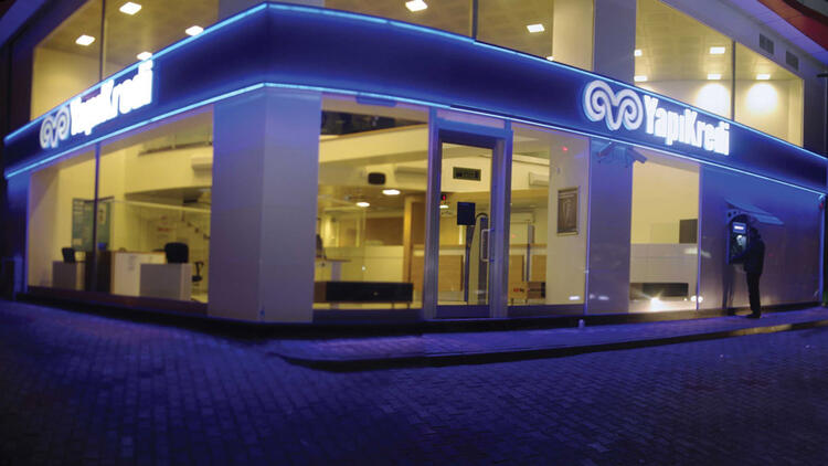 Yapı Kredi Bankası'nda iki Genel Müdür Yardımcısı görevinden ayrıldı