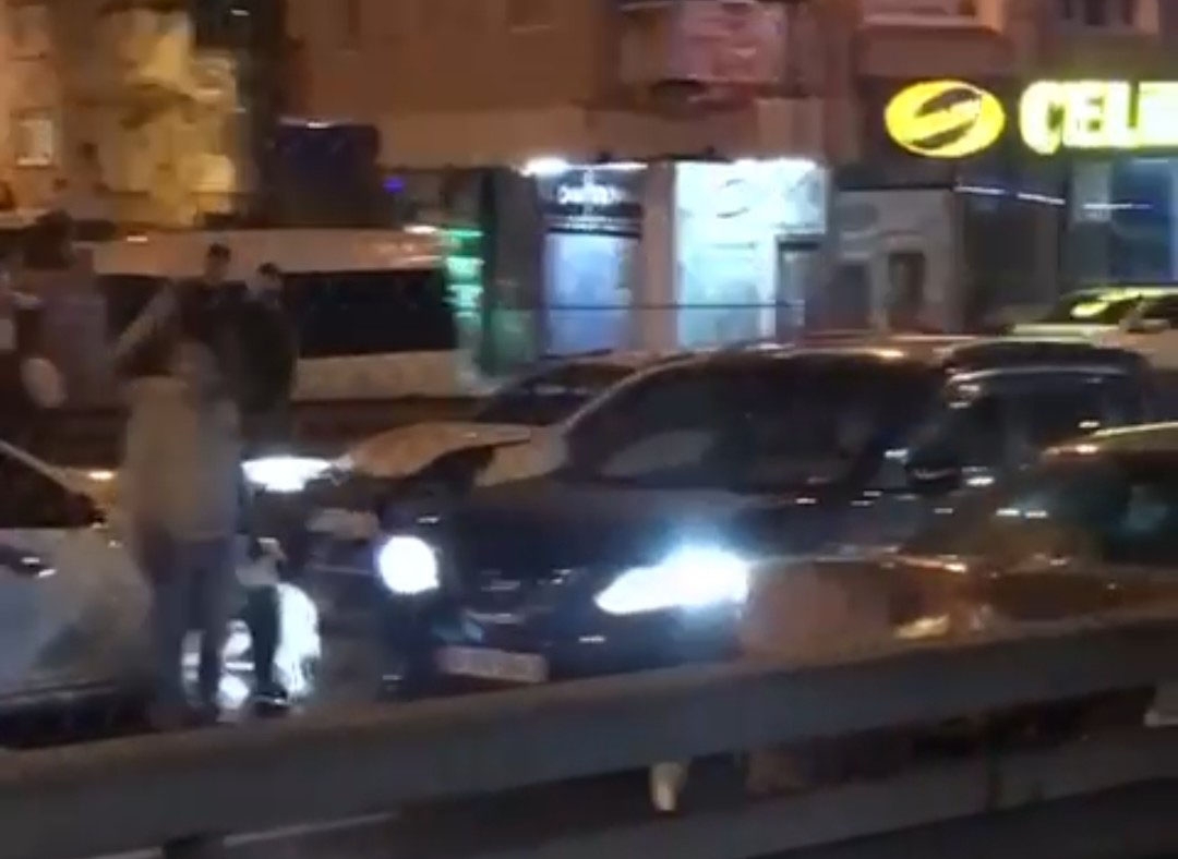 E-5 Karayolu’nda zincirleme kaza: 5 araç birbirine girdi