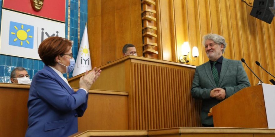 Akşener, Burhan Şeşen'i kürsüye çıkardı