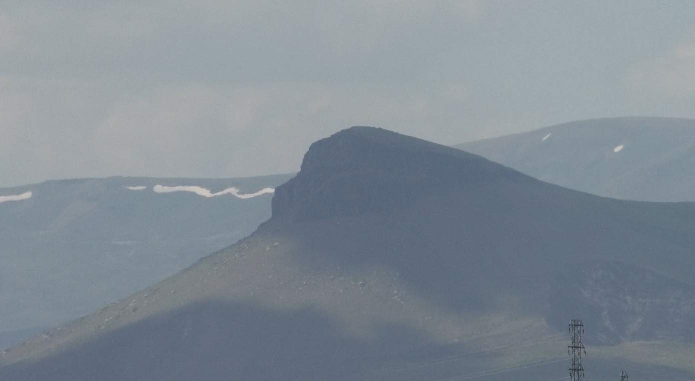 Kars’ta, goril siluetine benzeyen dağ görenleri şaşırtıyor