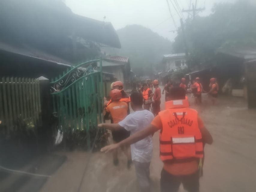 Filipinler’i vuran Choi-wan Fırtınası’nda 8 kişi hayatını kaybetti