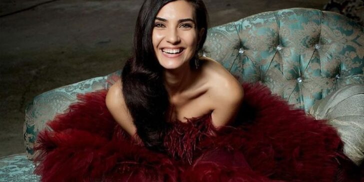 Tuba Büyüküstün, dünyanın en büyük markalarından birinin yüzü oldu!