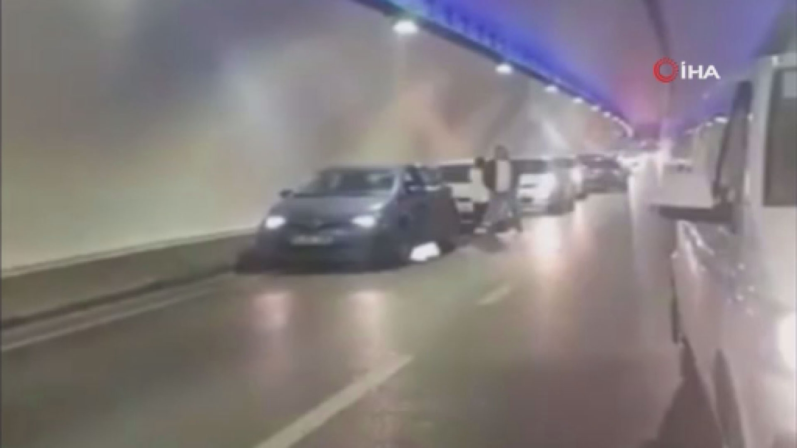 Avrasya Tüneli’nde araç yangını