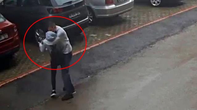 Şehrin merkezinde güpegündüz kadınlara taciz!