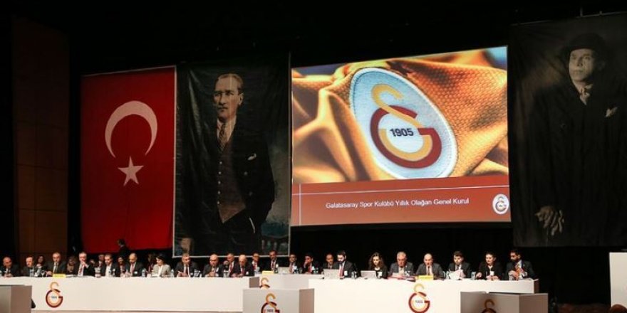 Galatasaray'da bir isim adaylıktan çekildi