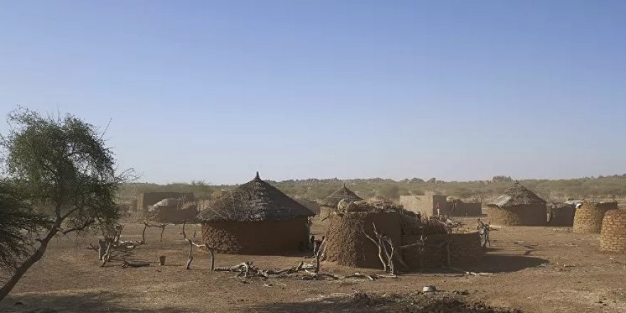 O Ülkede silahli saldırı: en az 100 ölü