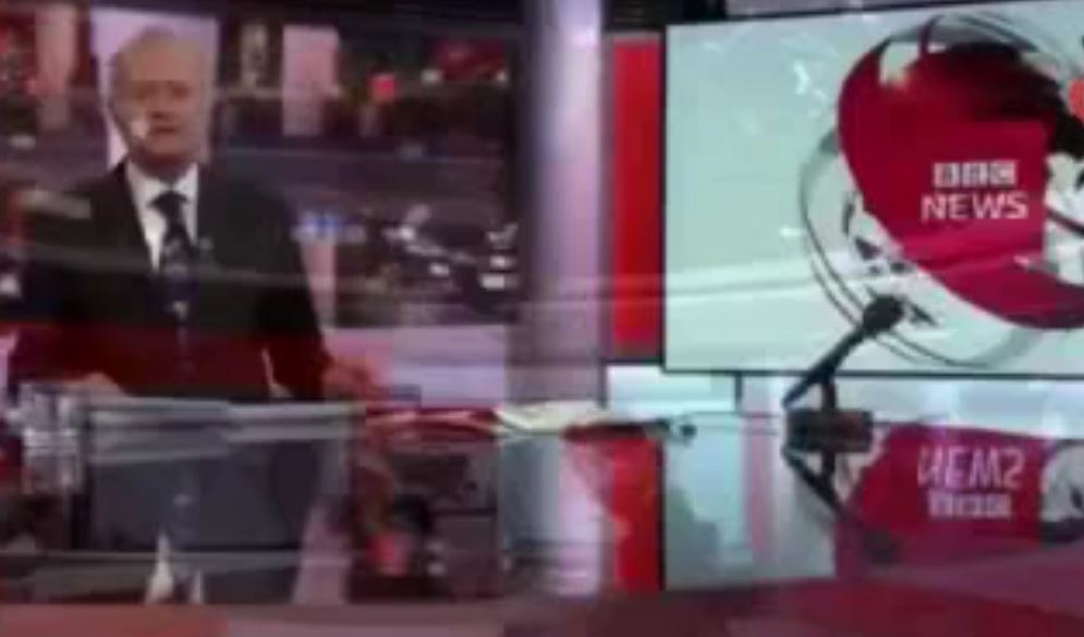 BBC spikeri haber bültenini şortla sundu