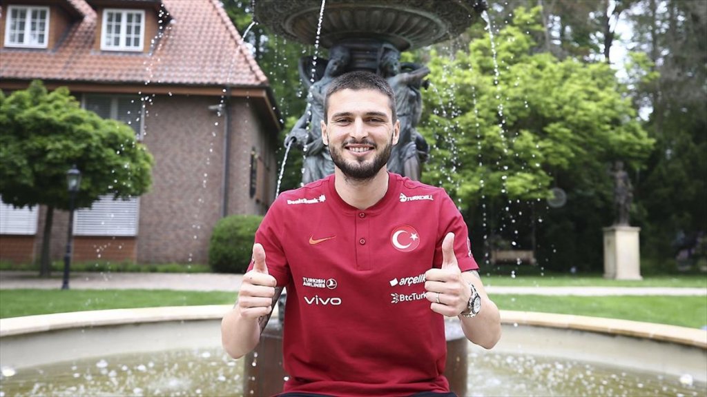 Milli Futbolcu Okay Yokuşlu: İyi Konsantre Olur Ve İyi Şeyleri Yapmaya Devam Edersek Başarılı Olacağımıza İnanıyorum