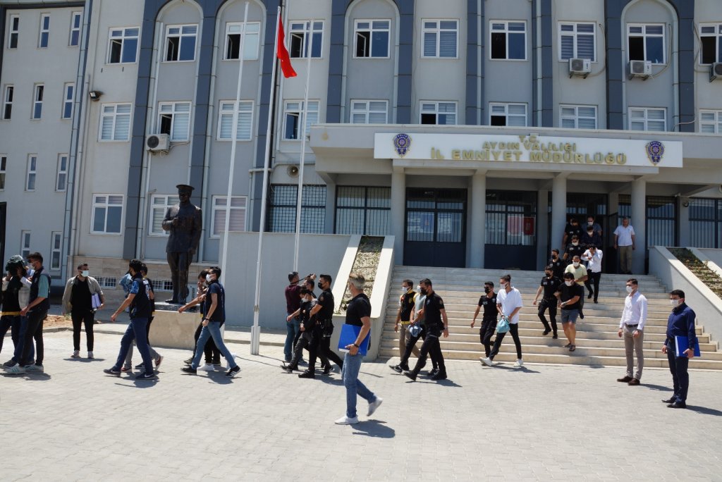 Adliyeye sevk edilen 15 şüpheliden 14’ü tutuklandı