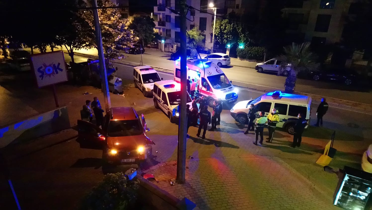 Genç kızın polisten kaçışı kazayla noktalandı