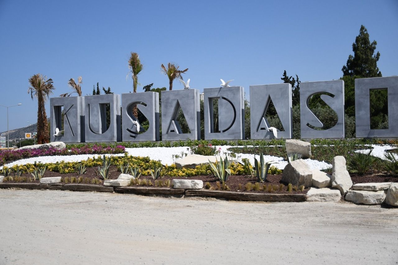 KUŞADASI ZİYARETÇİLERİNİ ESTETİK BİR GÖRÜNÜMLE KARŞILAMAYA HAZIR