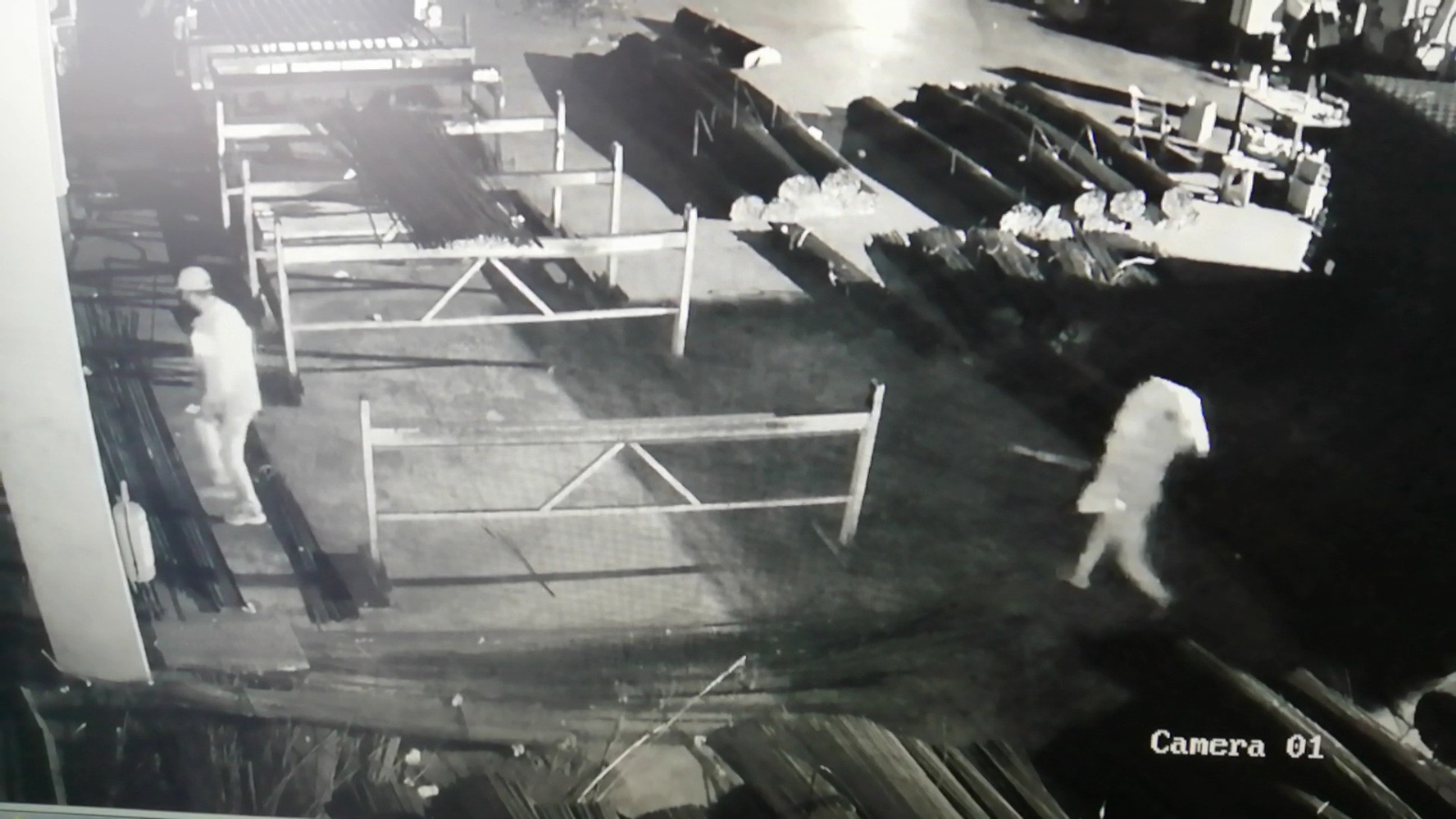 100 bin liralık malzemeleri çalıp kayıplara karıştılar: O anlar kamerada