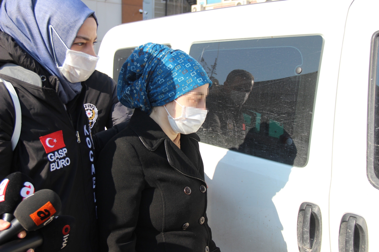 Banyoda doğurduğu bebeğini 9 yerinden bıçakladı