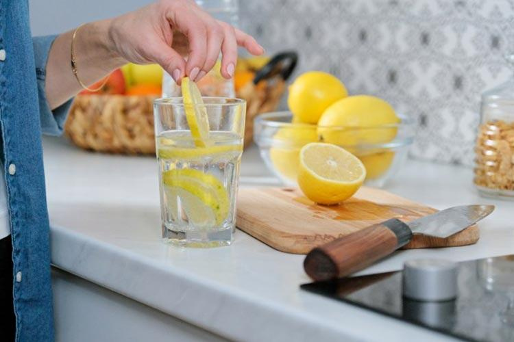 Limonlu Su Zayıflatır Mı? İşte Limonlu Suyun Faydaları