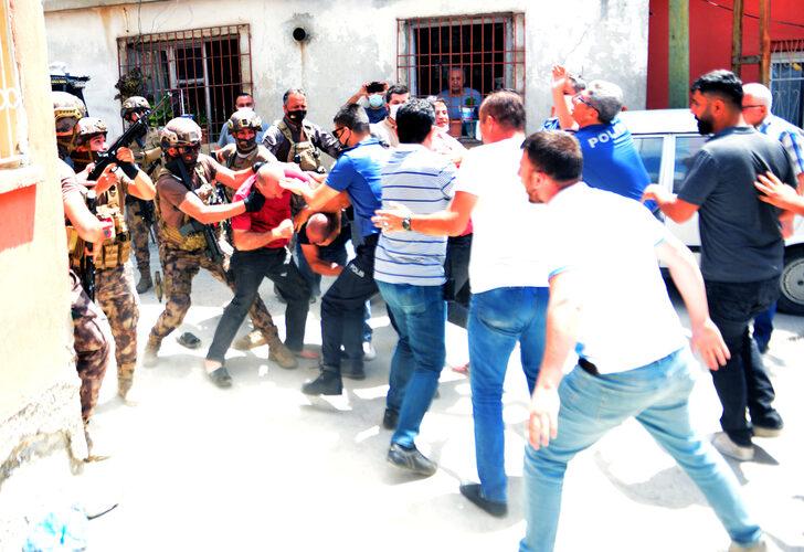 Havaya ateş açınca ortalık karıştı!