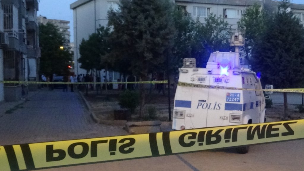 Diyarbakır’da sokak ortasında silahlı çatışma: 4 yaralı