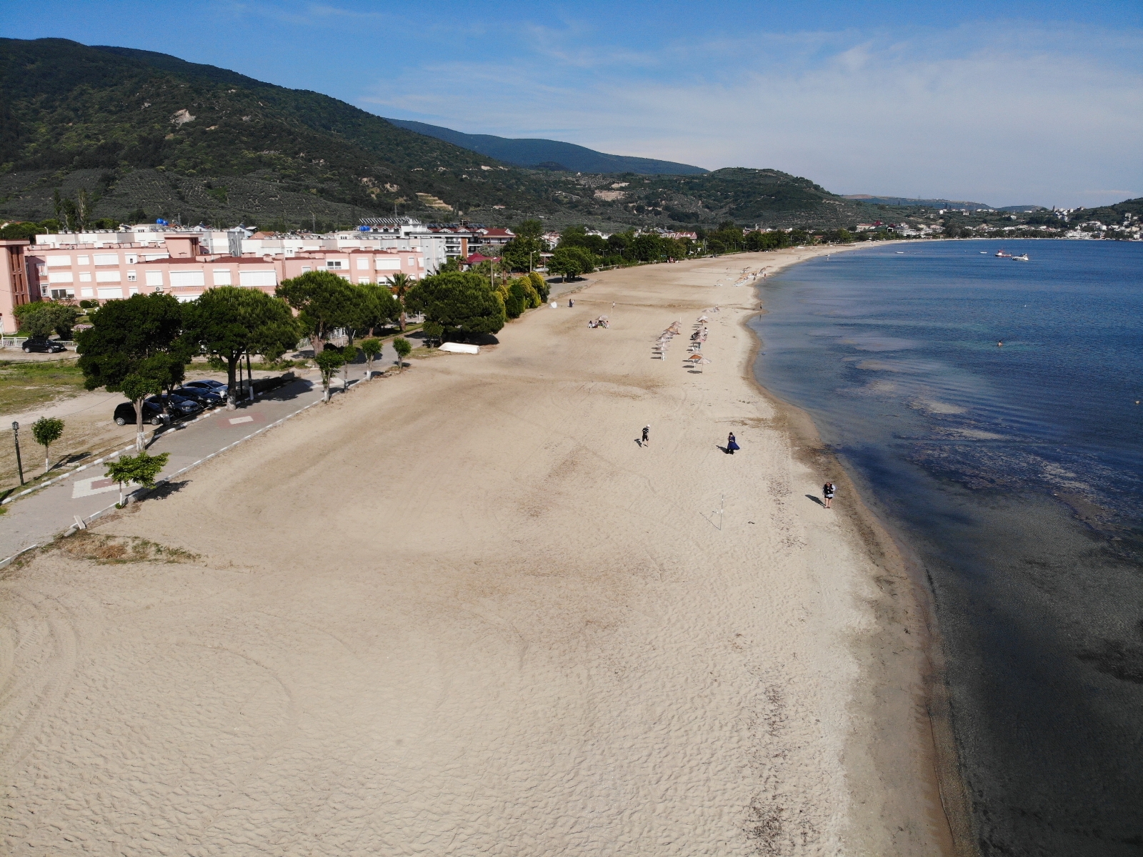 Kapıdağ’ın bir tarafı müsilajdan kahverengi, diğer tarafı pırıl pırıl