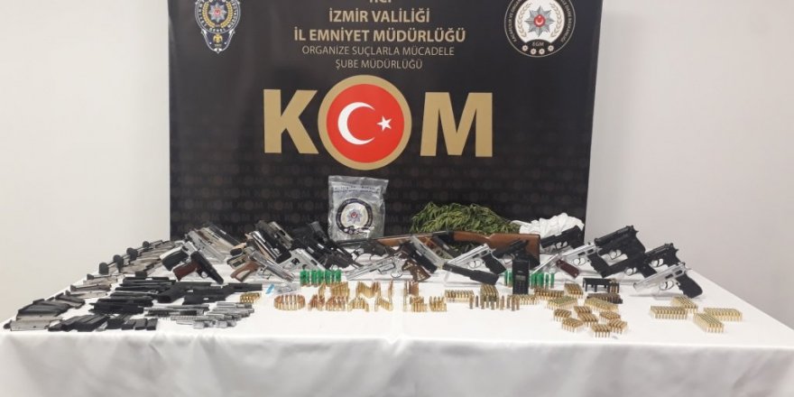 İzmir merkezli yasa dışı silah ticareti operasyonu: 29 gözaltı kararı