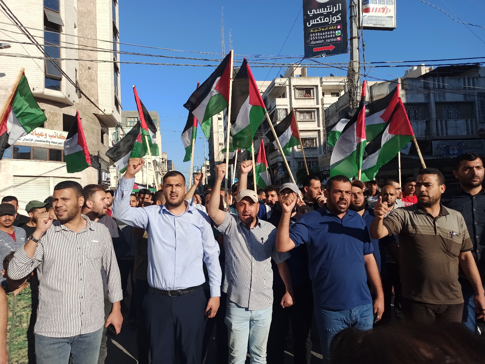 Gazze’de Binlerce Kişi Kudüs’teki “Bayrak Yürüyüşünü” Protesto Etti