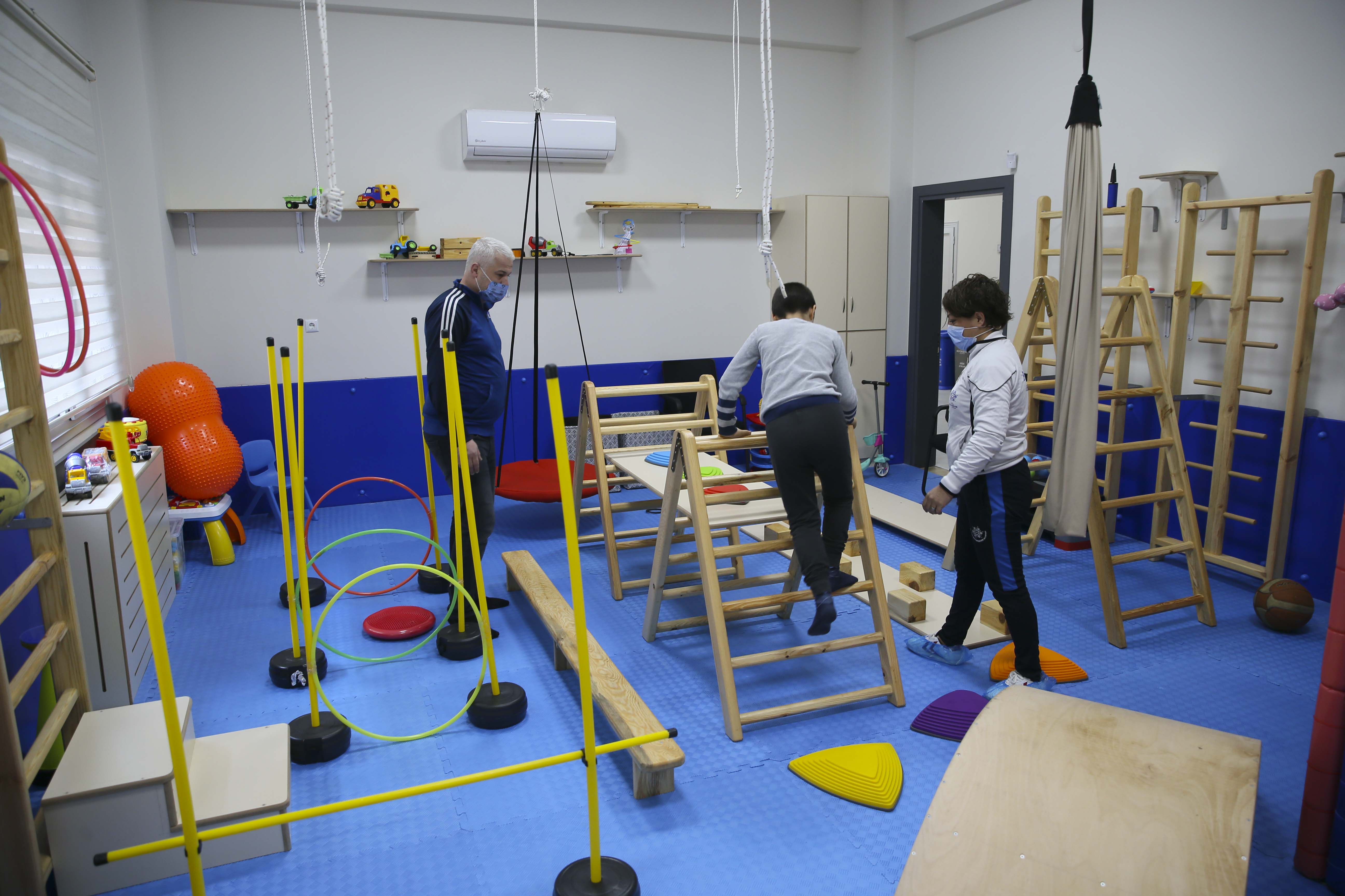 AYDIN BÜYÜKŞEHİR BELEDİYESİ’NİN OTİZM DESTEK MERKEZİ AİLELERE DERMAN OLDU