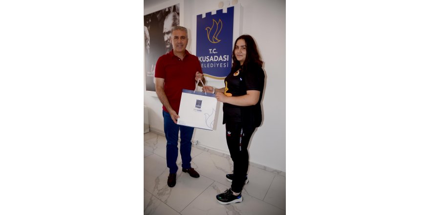 ALKIŞLAR DEMİR YUMRUK TUĞÇE’YE