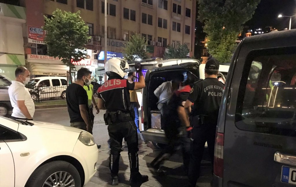 Polisten kaçtılar kısa sürede yakalandılar