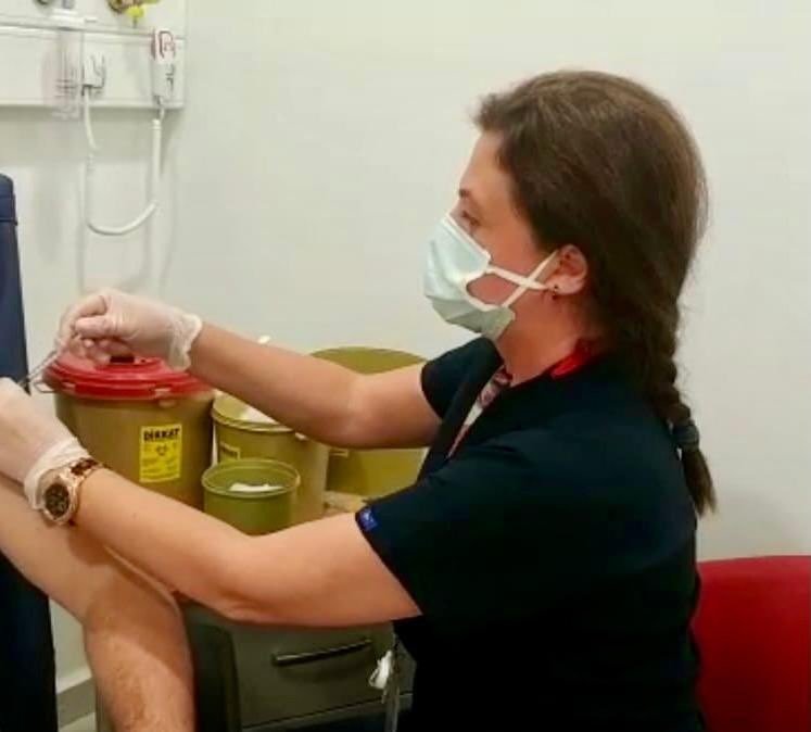 Bakan Koca: “Günlük aşılarda 1,5 milyon doz barajı geçildi”