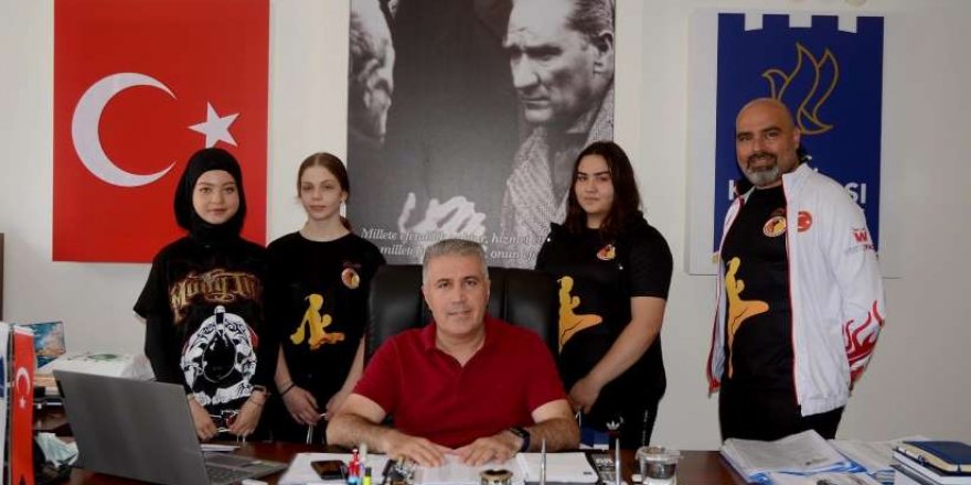 ALKIŞLAR DEMİR YUMRUK TUĞÇE’YE