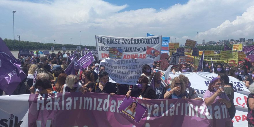 Binlerce Kadın Maltepe'de buluştu