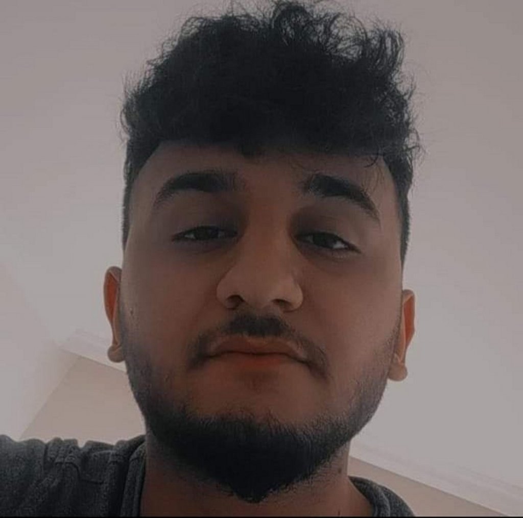 Yardım etmek isterken dalgalara kapılıp boğuldu