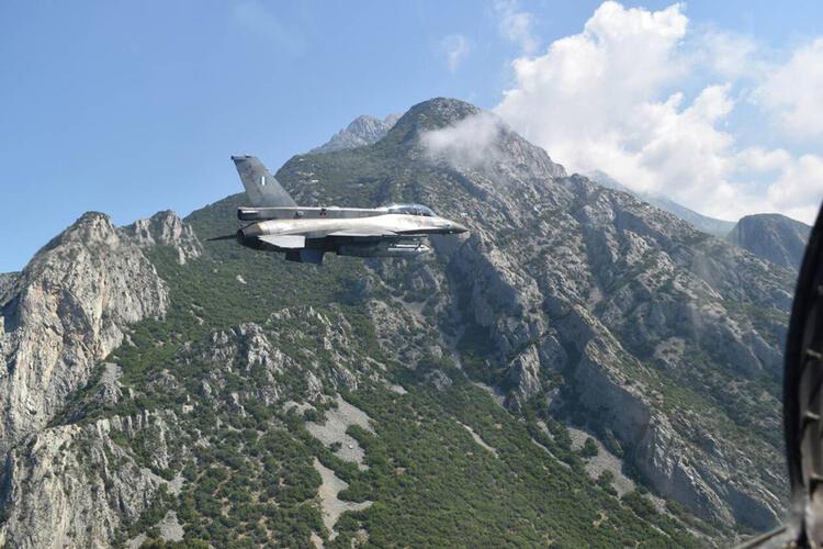 F-16'da uçana bak! Tarih bilerek seçildi