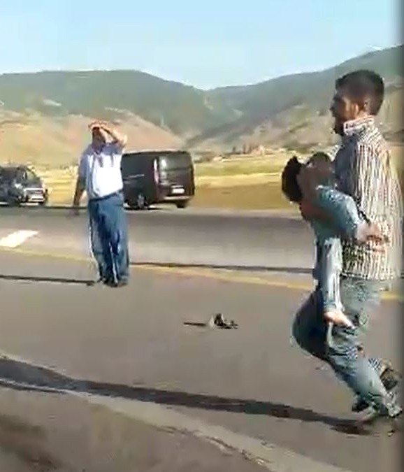 Otomobil İle Traktör Çarpıştı: Yaralılar Var