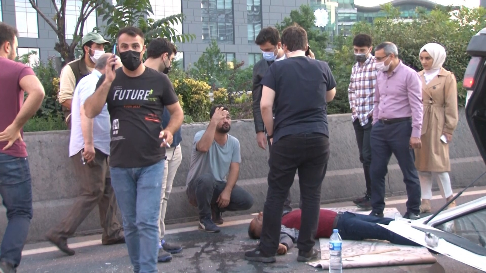 Bağcılar’da Sıkışmalı Trafik Kazası: 2 Yaralı